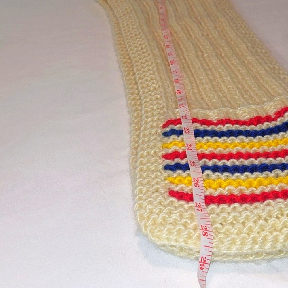 Vintage Scarf  Thick Cream Yarn .Pockets on the bottom for all your favorites. - Picture 5 of 6